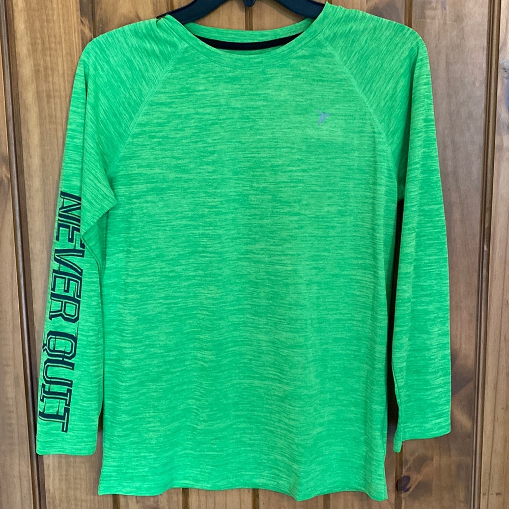 New, never been worn, Old Navy Active NEVER QUIT drifit long sleeve shirt